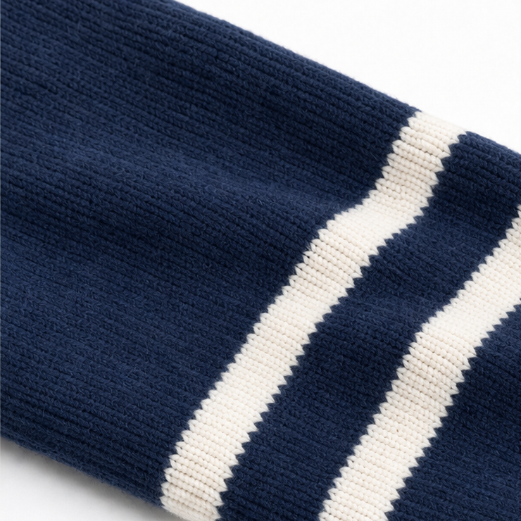 Mila | Moderner Strickhoodie Mit Reißverschluss Und Streifenärmeln