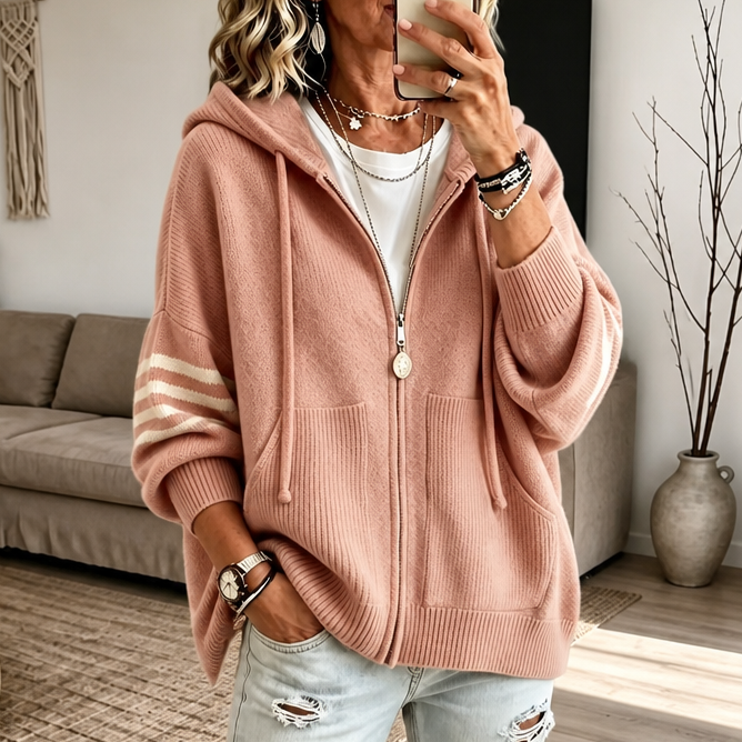 Mila | Moderner Strickhoodie Mit Reißverschluss Und Streifenärmeln