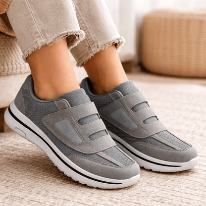 Warm winter diabetic shoes with a wide toe box to relieve swelling