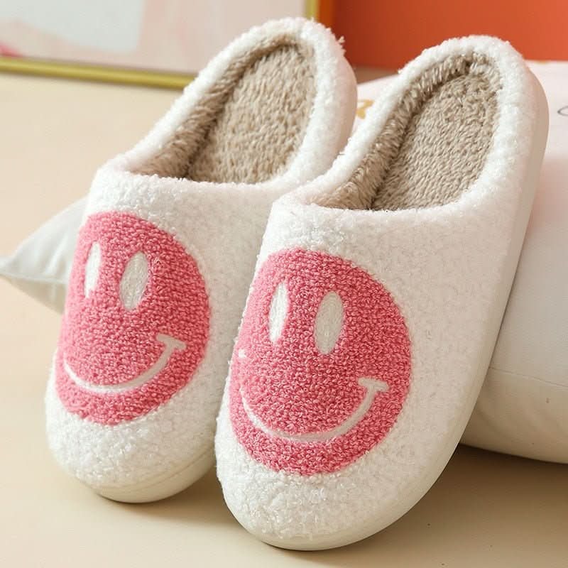 Cozy winter slippers with smiley & thickened silicone sole