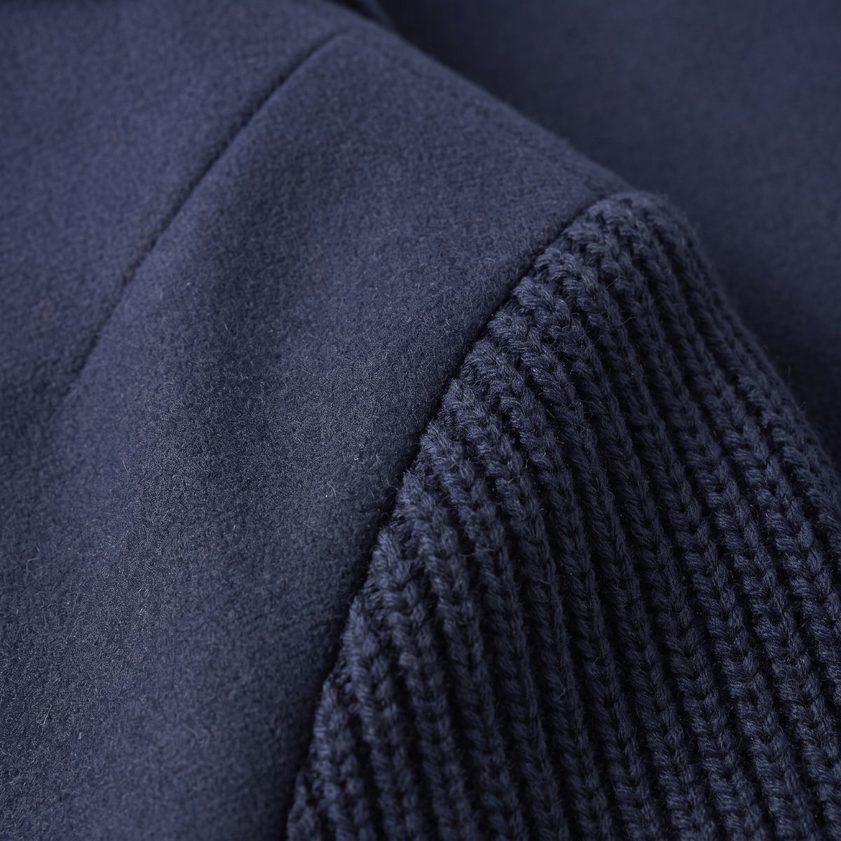Elizabeth | Eleganter Damenblazer Mit Doppelter Knopfleiste Und Strickärmeln