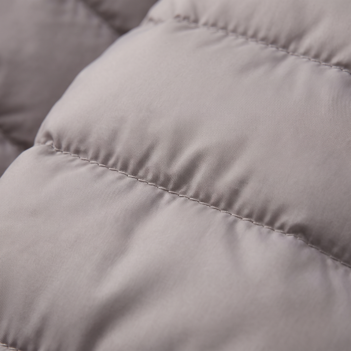 Adriana | Leichte Steppjacke mit Rundhalsausschnitt und Knopfleiste