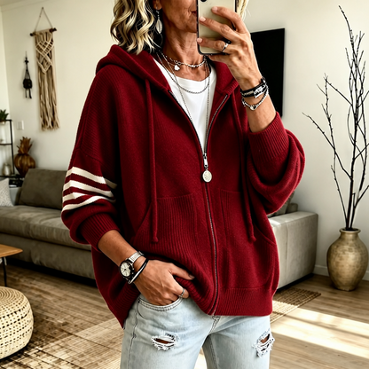 Mila | Moderner Strickhoodie Mit Reißverschluss Und Streifenärmeln