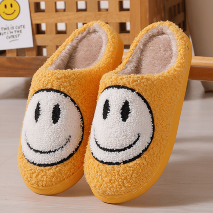 Cozy winter slippers with smiley & thickened silicone sole